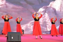 说明: E:\教务处\2023年春季学期\办学成果展\宣传报道\现场技能展示\7C1A1000.JPG