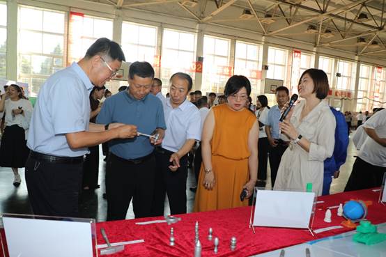 说明: E:\教务处\2023年春季学期\办学成果展\宣传报道\展台展板-嘉宾\7C1A0898.JPG