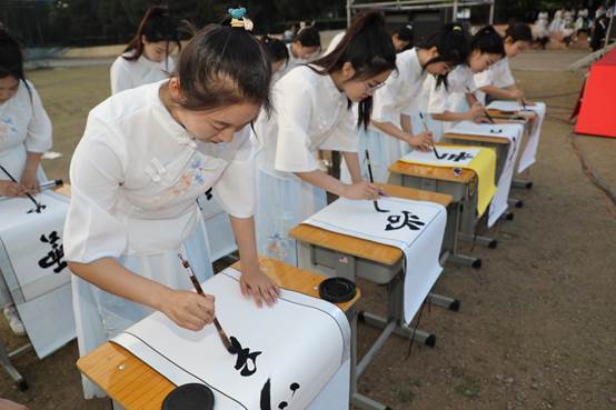 说明: E:\教务处\2023年春季学期\办学成果展\宣传报道\现场技能展示\7C1A0968.JPG